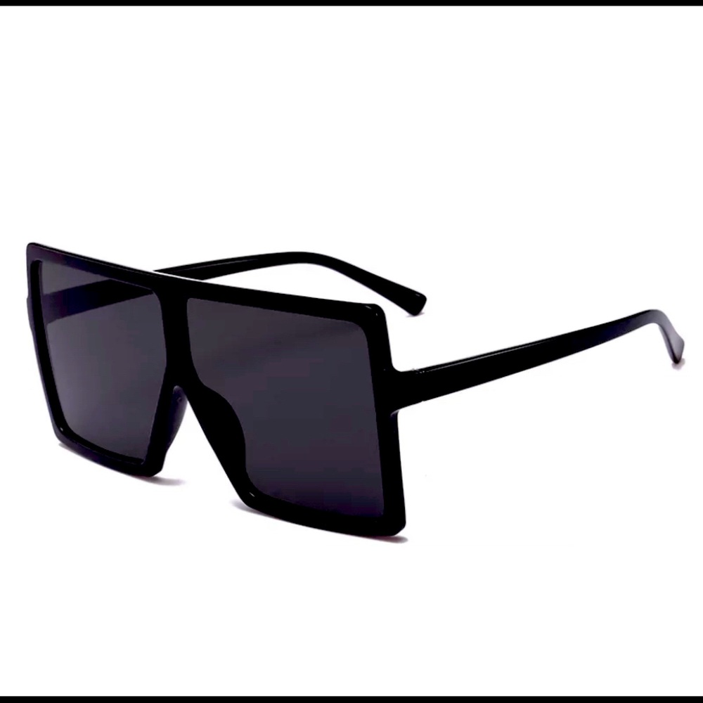 Ari Shades